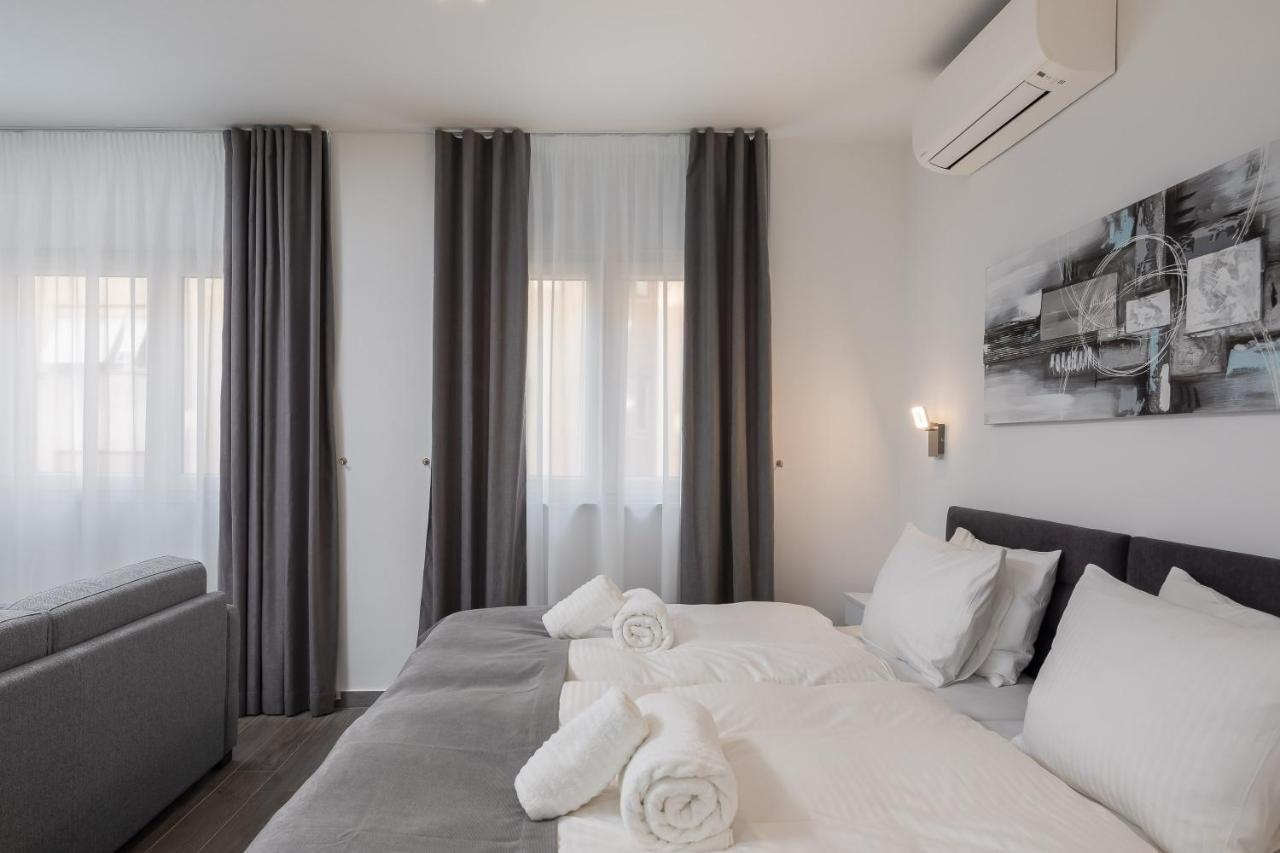 Luxury Studios & Room Five Сплит Экстерьер фото